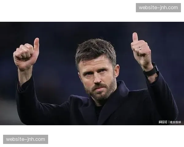 前曼联前锋萨哈建言夏窗引援，强调补强中场与前锋位置